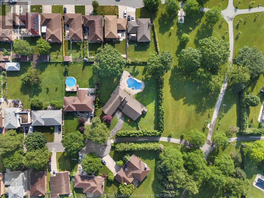2696 Langlois Court, Windsor, Ontario  N8X 4V1 - Photo 6 - 25015881