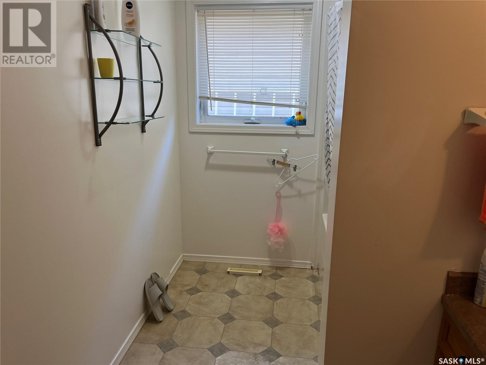 602 Centre Street, Assiniboia, Saskatchewan  S0H 0B0 - Photo 13 - SK010436