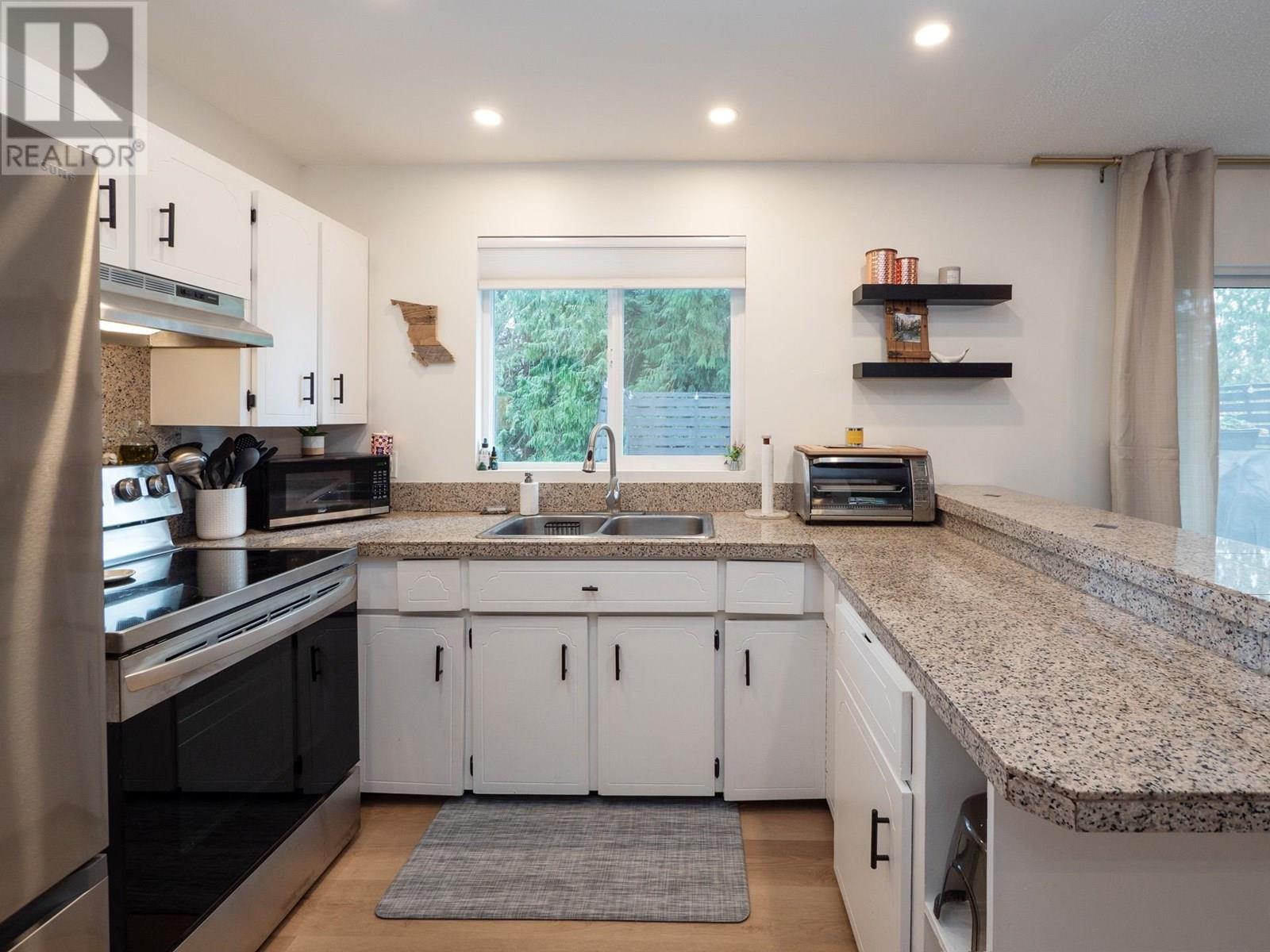 Property at 617 GOWER POINT ROAD image 4
