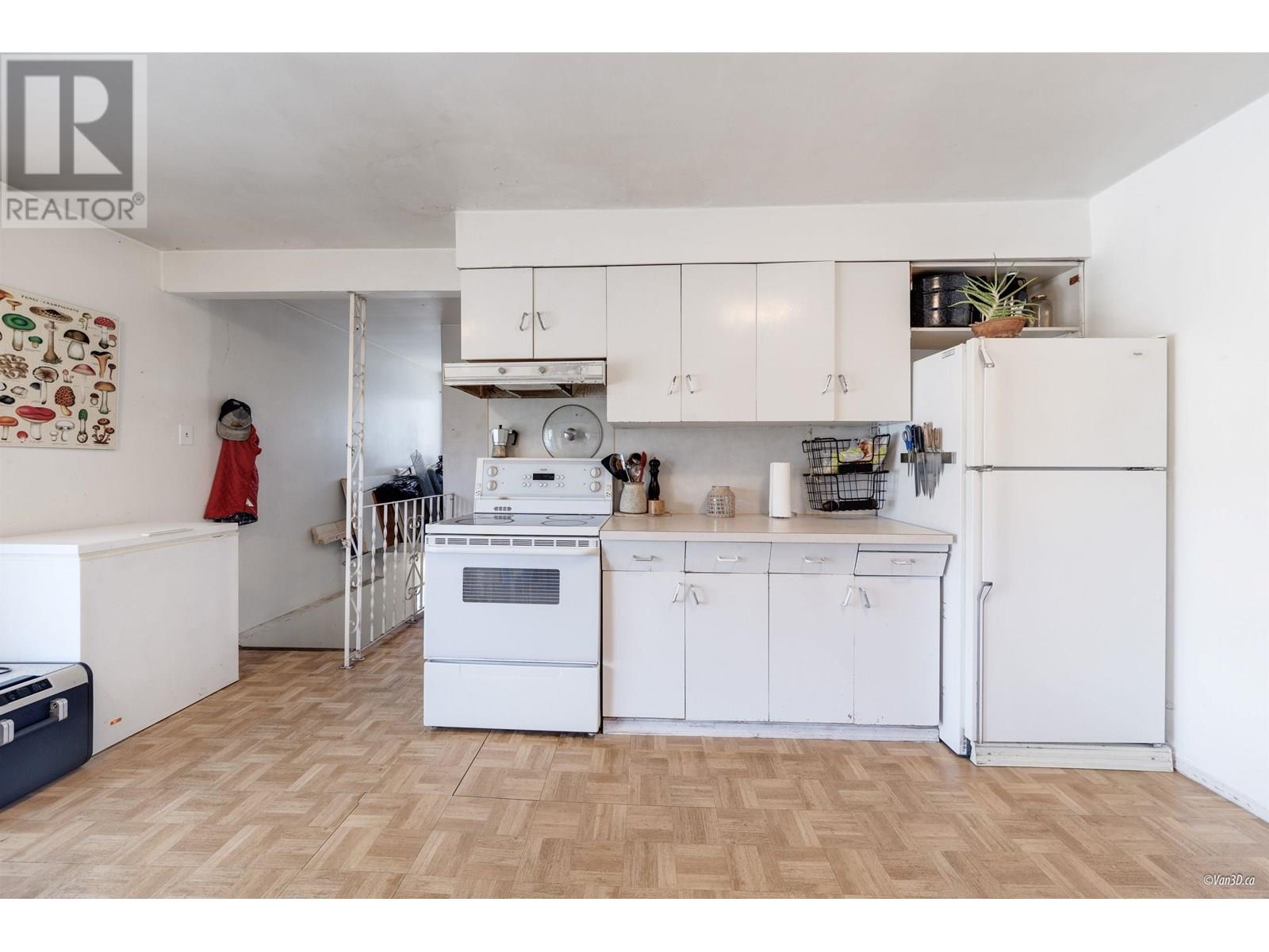 Property at 2611 PARKER STREET image 4