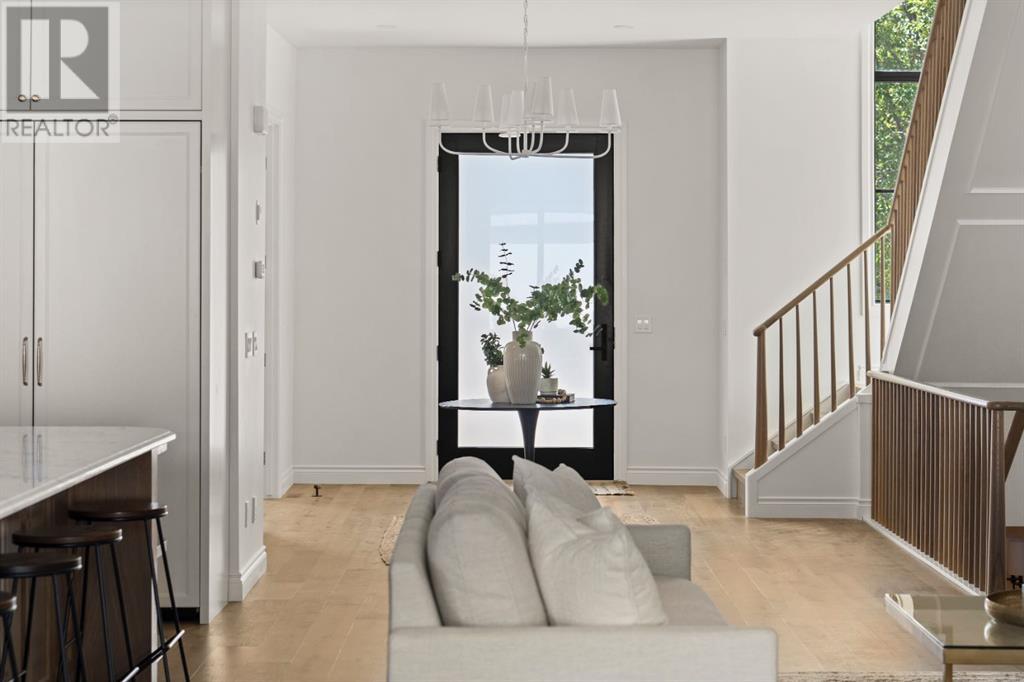 Property at 1936 31 Avenue SW image 3