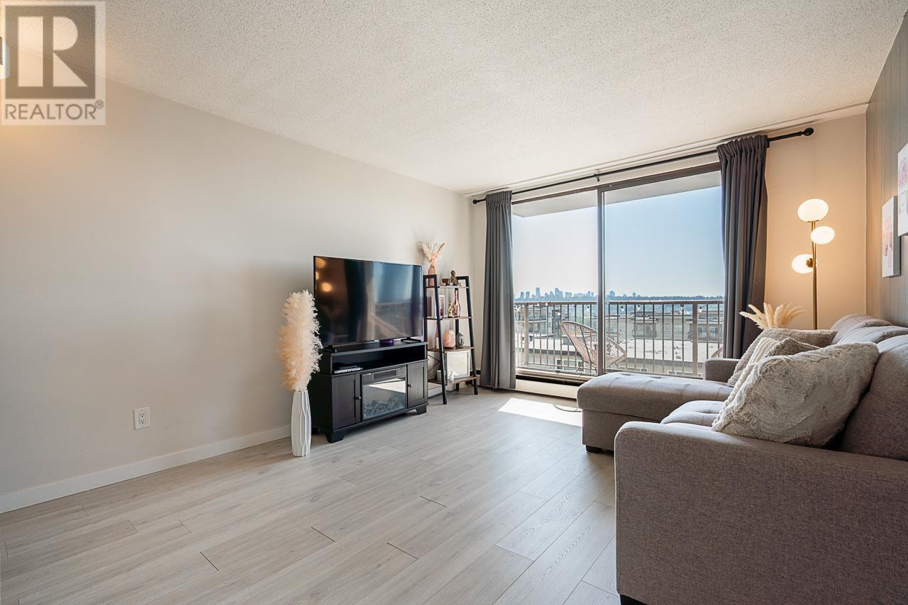 Property at 408 320 ROYAL AVENUE image 4