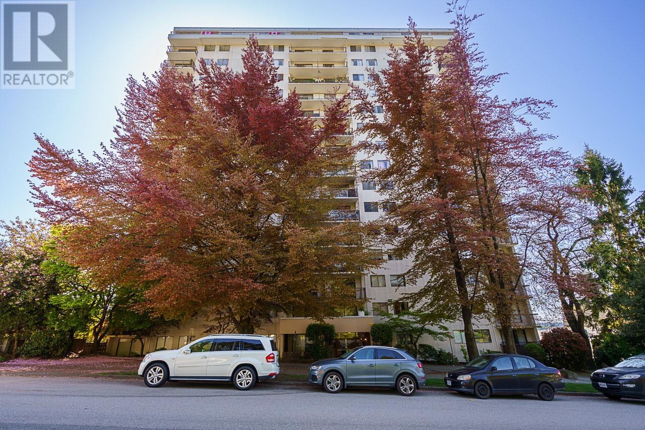 Property at 408 320 ROYAL AVENUE image 2