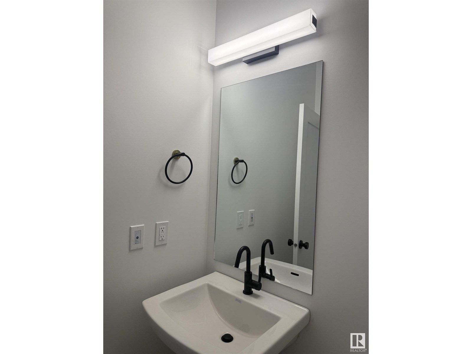 Property at 7726 174A AV NW NW image 3