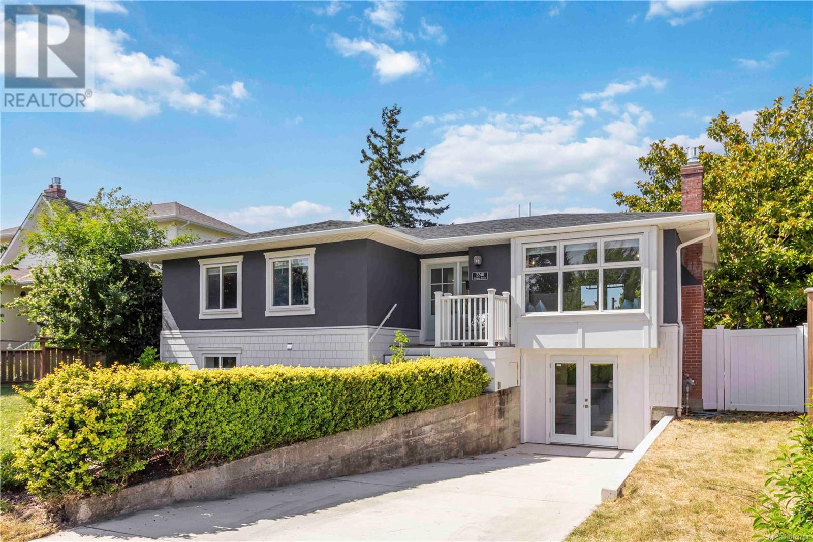 Property at 2240 Kinross Ave image 1