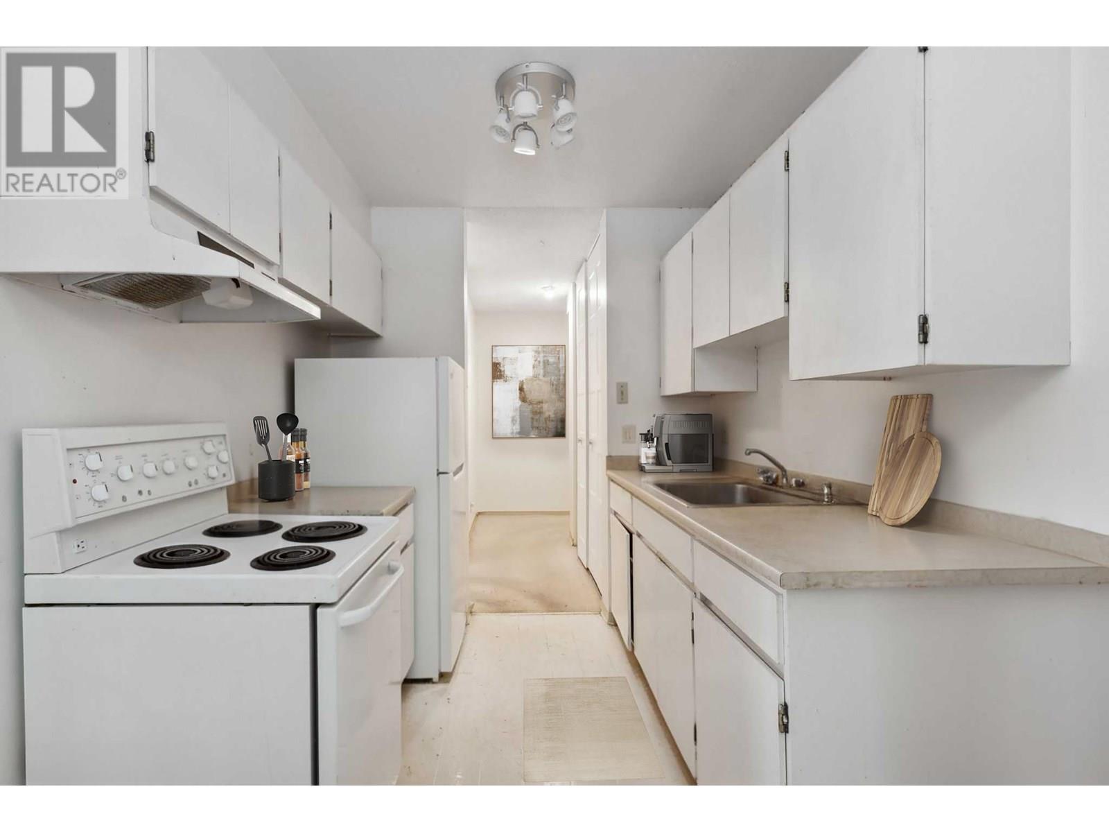 Property at 204 2016 FULLERTON AVENUE image 3