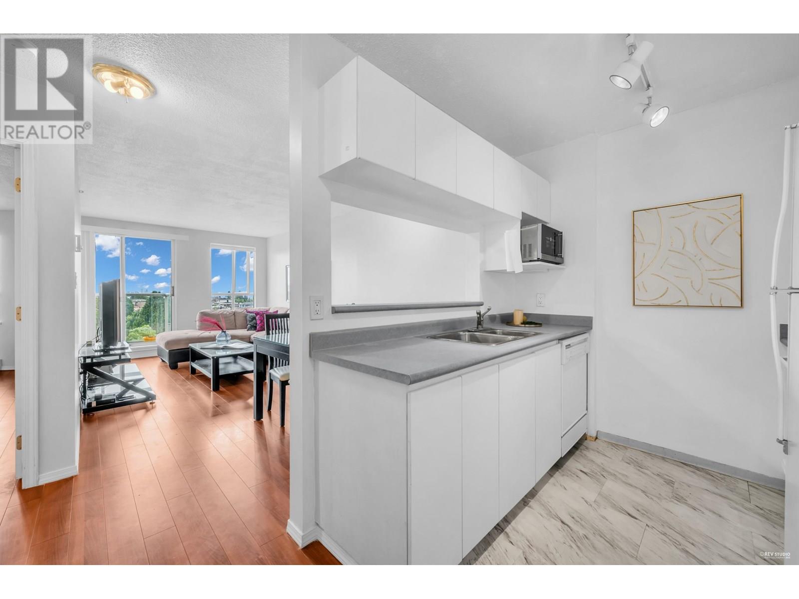 1007 3489 Ascot Place, Vancouver, British Columbia  V5R 6B6 - Photo 7 - R3018817