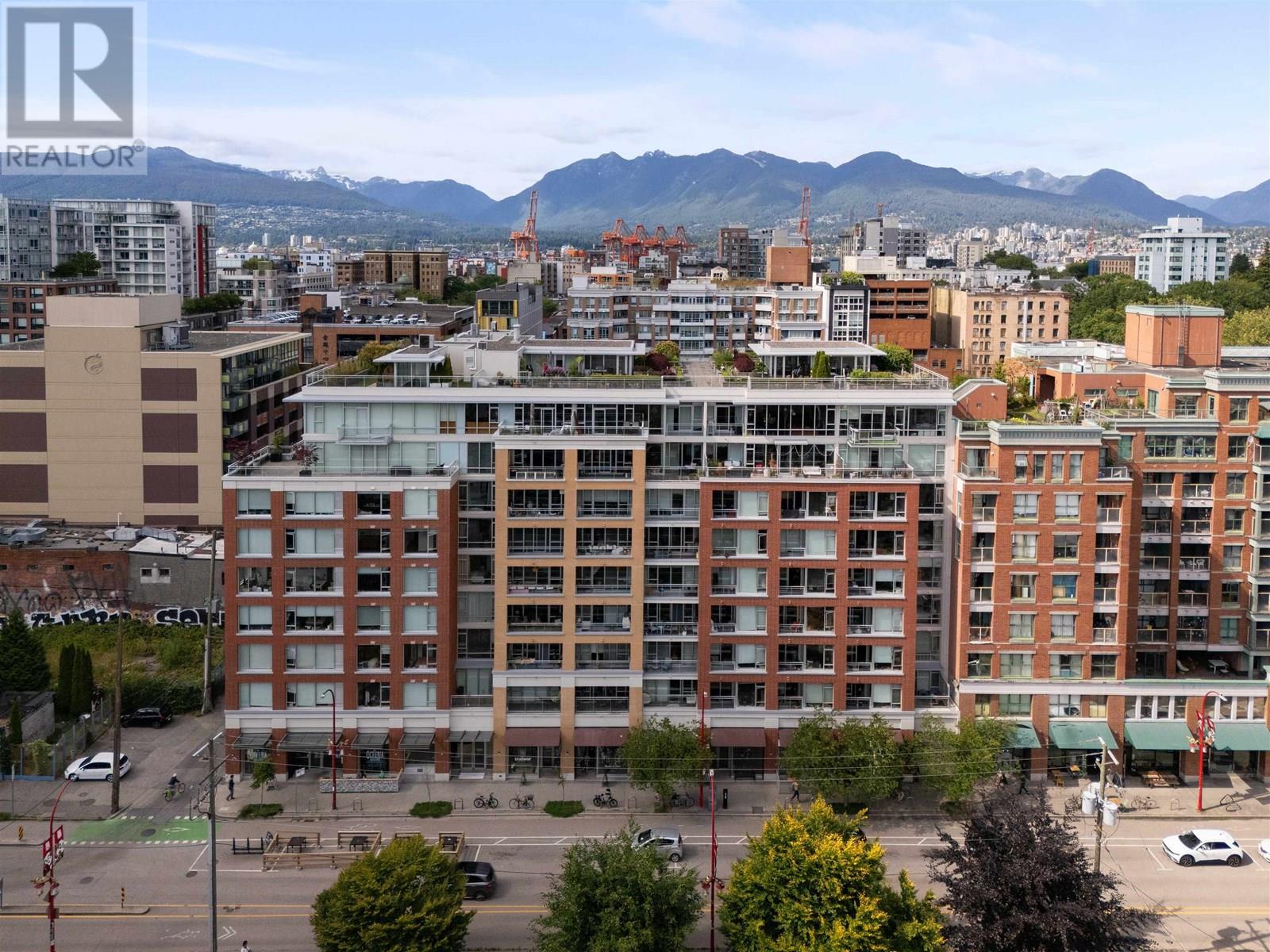 415 221 UNION STREET, vancouver, British Columbia V6A0B4