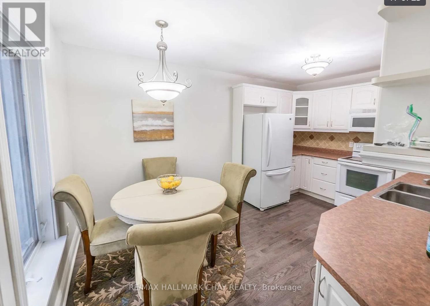 Property at 99 JOHN STREET W image 4
