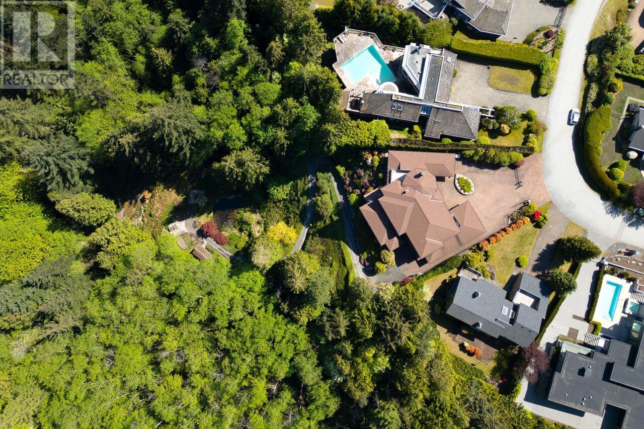 Property at 4228 ROCKRIDGE CRESCENT image 3