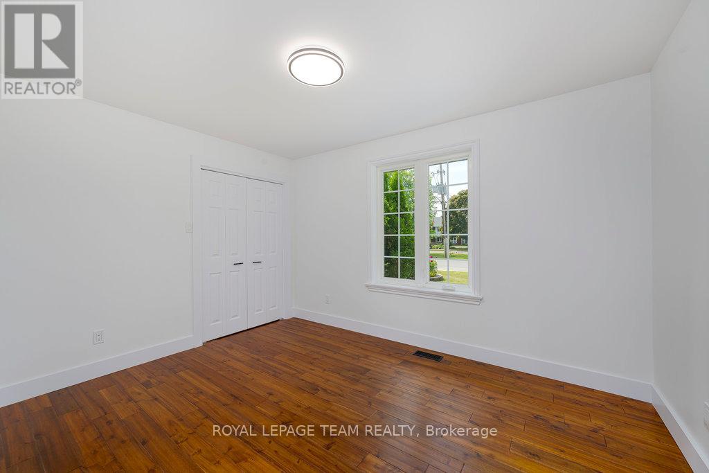 517 Donald B. Munro Drive, Ottawa, Ontario  K0A 1L0 - Photo 14 - X12235757