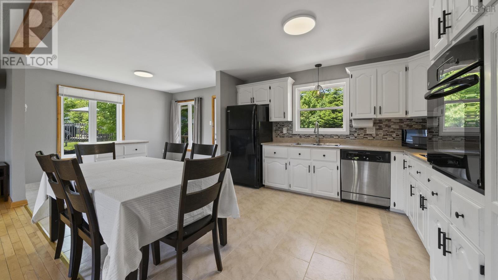 Property at 64 Thomas Street image 5