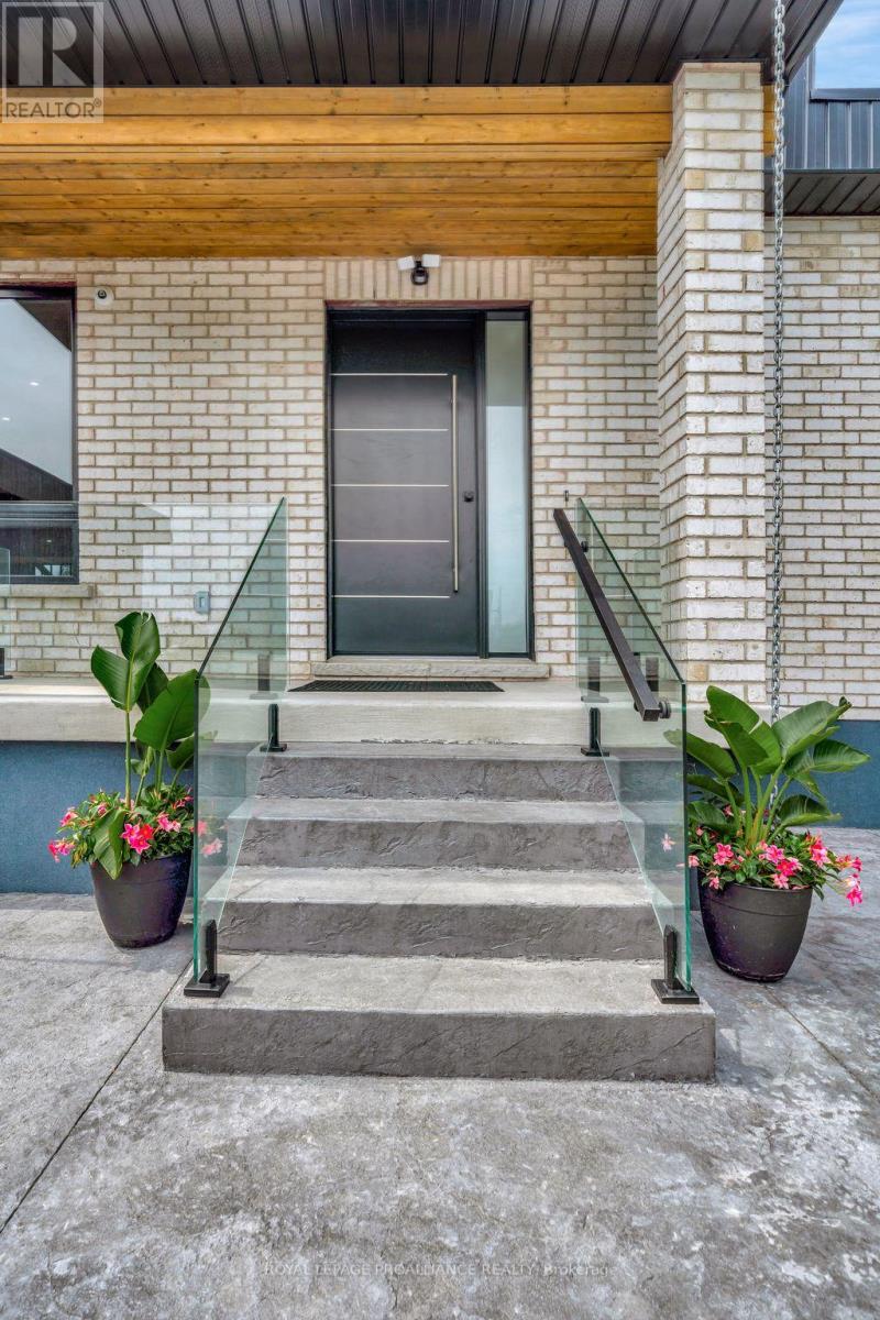 2528 County Rd 3, Prince Edward County, Ontario K0K 1L0 - Photo 3 - X12240297