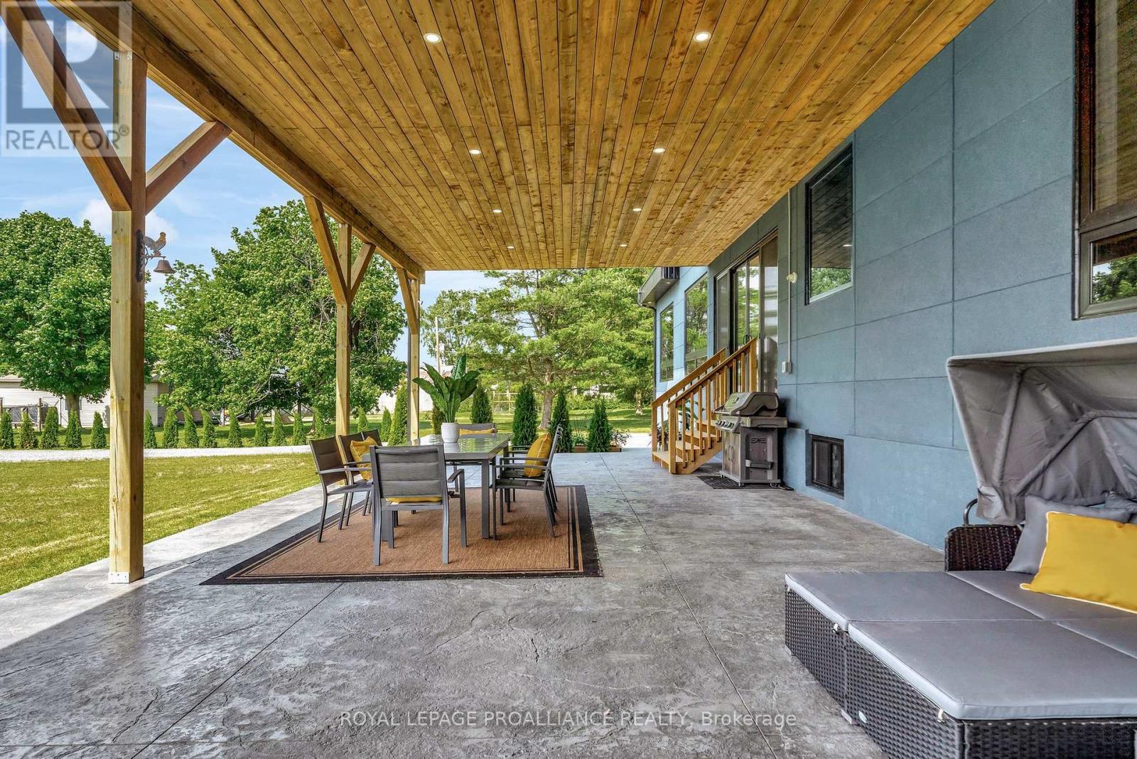 2528 County Rd 3, Prince Edward County, Ontario K0K 1L0 - Photo 35 - X12240297