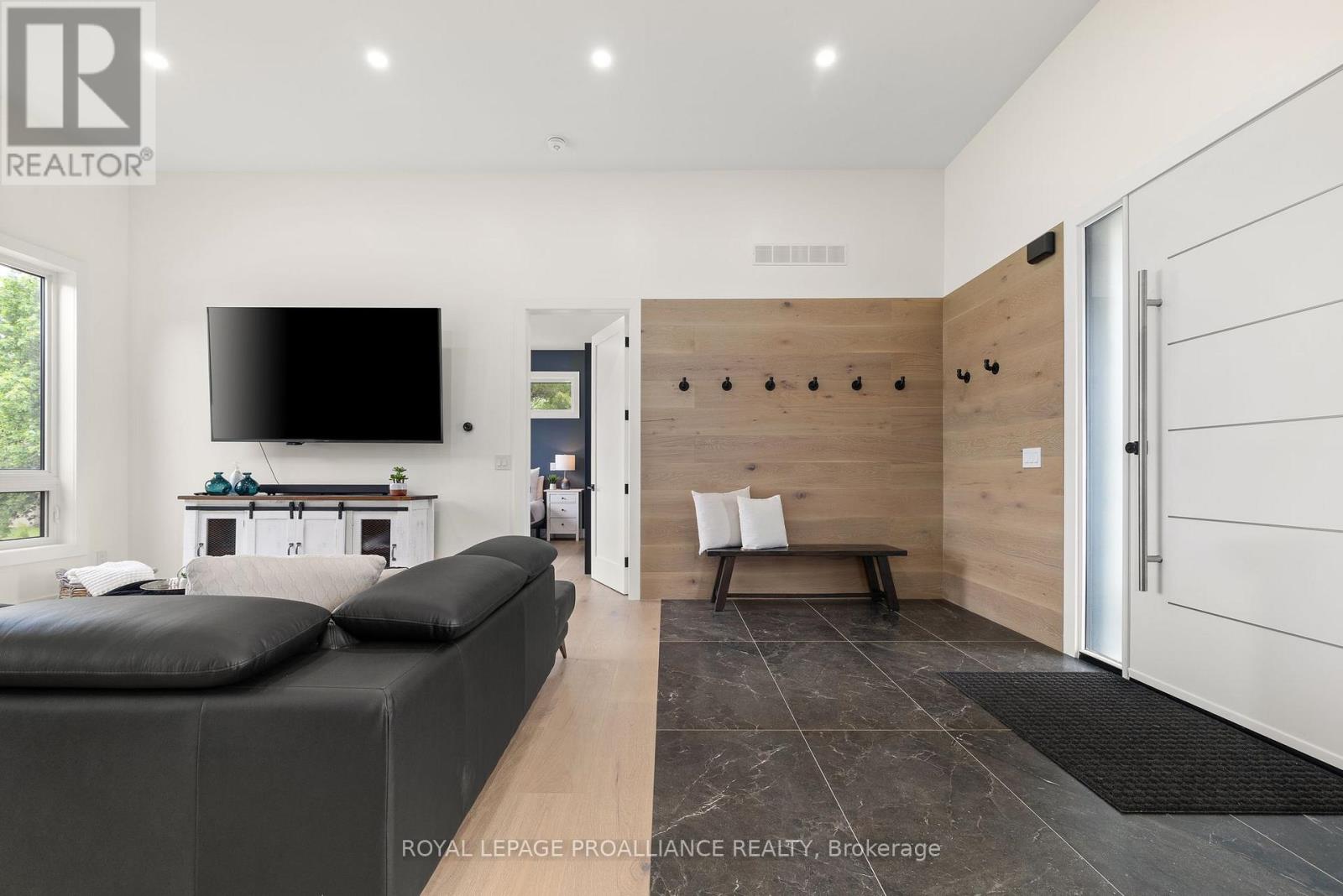 2528 County Rd 3, Prince Edward County, Ontario K0K 1L0 - Photo 5 - X12240297