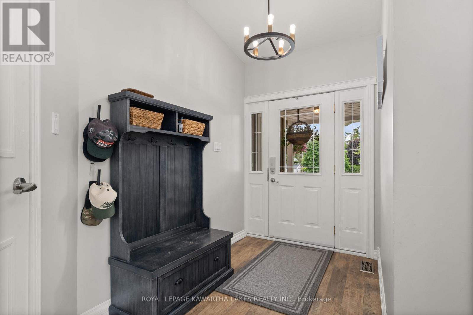 Property at 113 QUEEN STREET image 5
