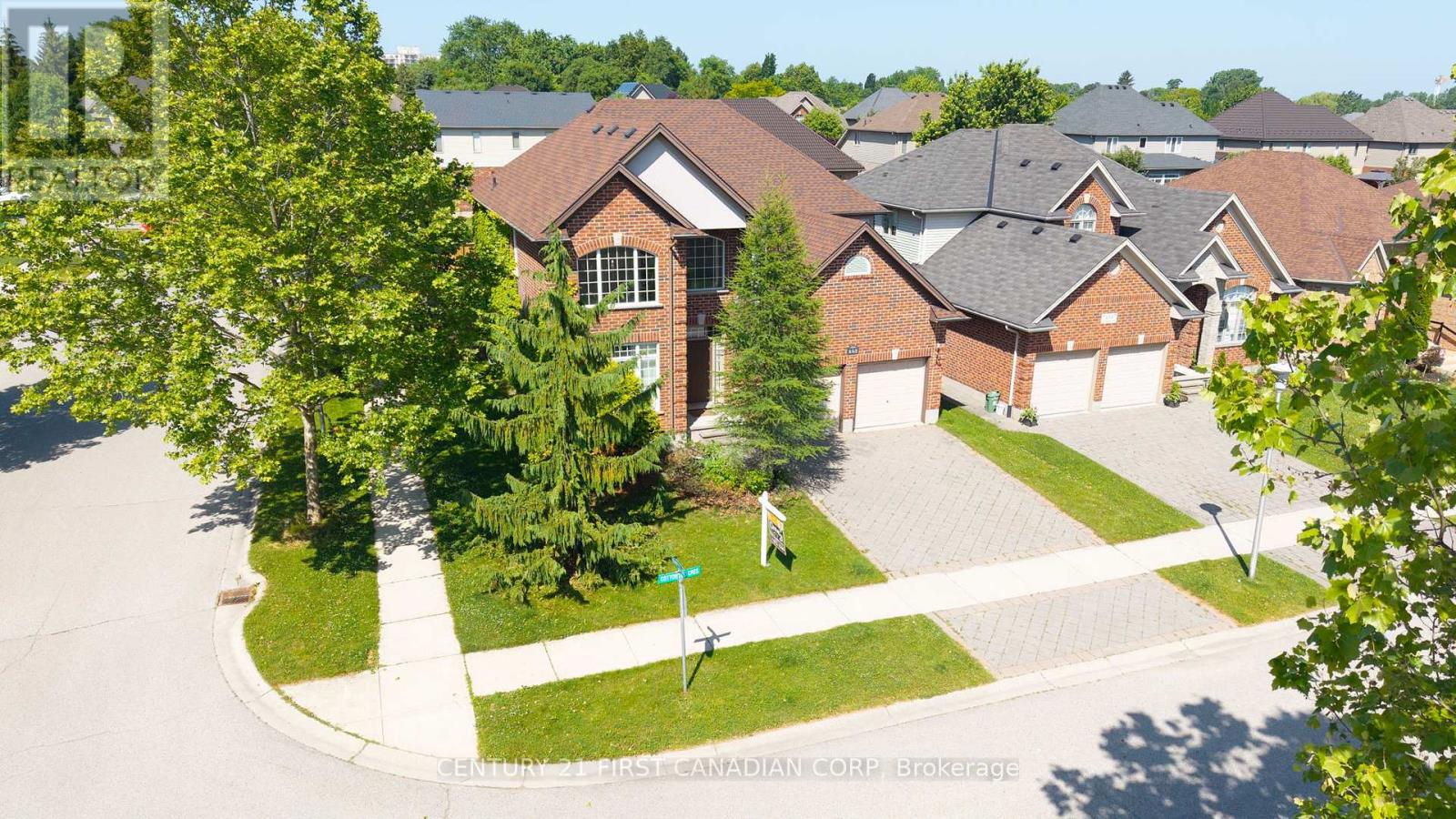 Property at 448 COTTONTAIL CRESCENT image 3