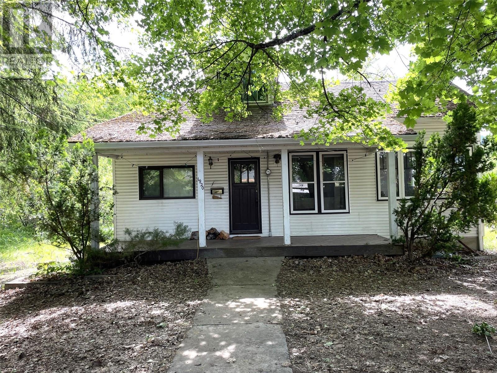 Property at 1920 Falls Street image 1