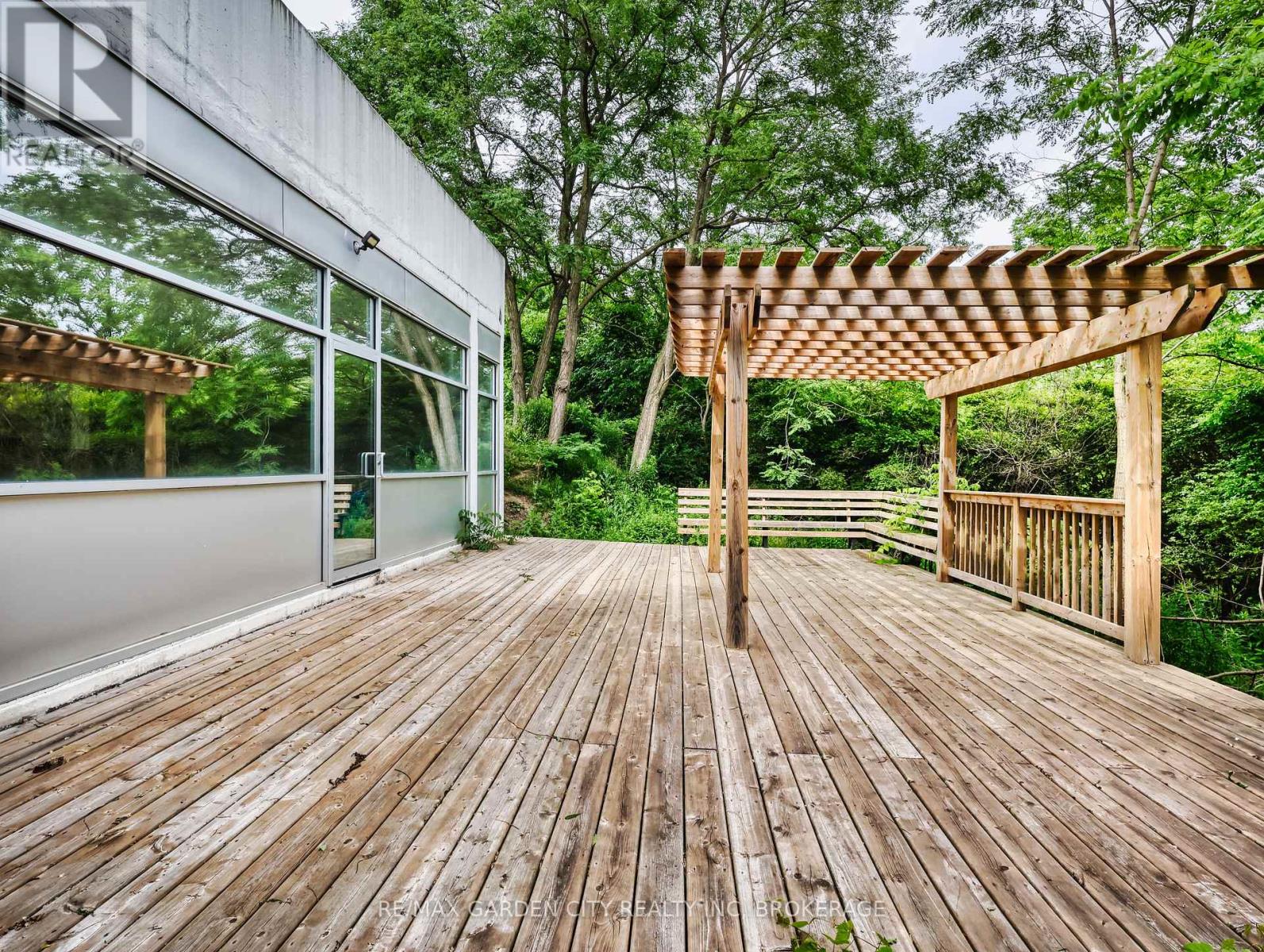 1002 - 35 Towering Heights Boulevard, St. Catharines (Glendale/glenridge), Ontario  L2T 3G8 - Photo 24 - X12239902