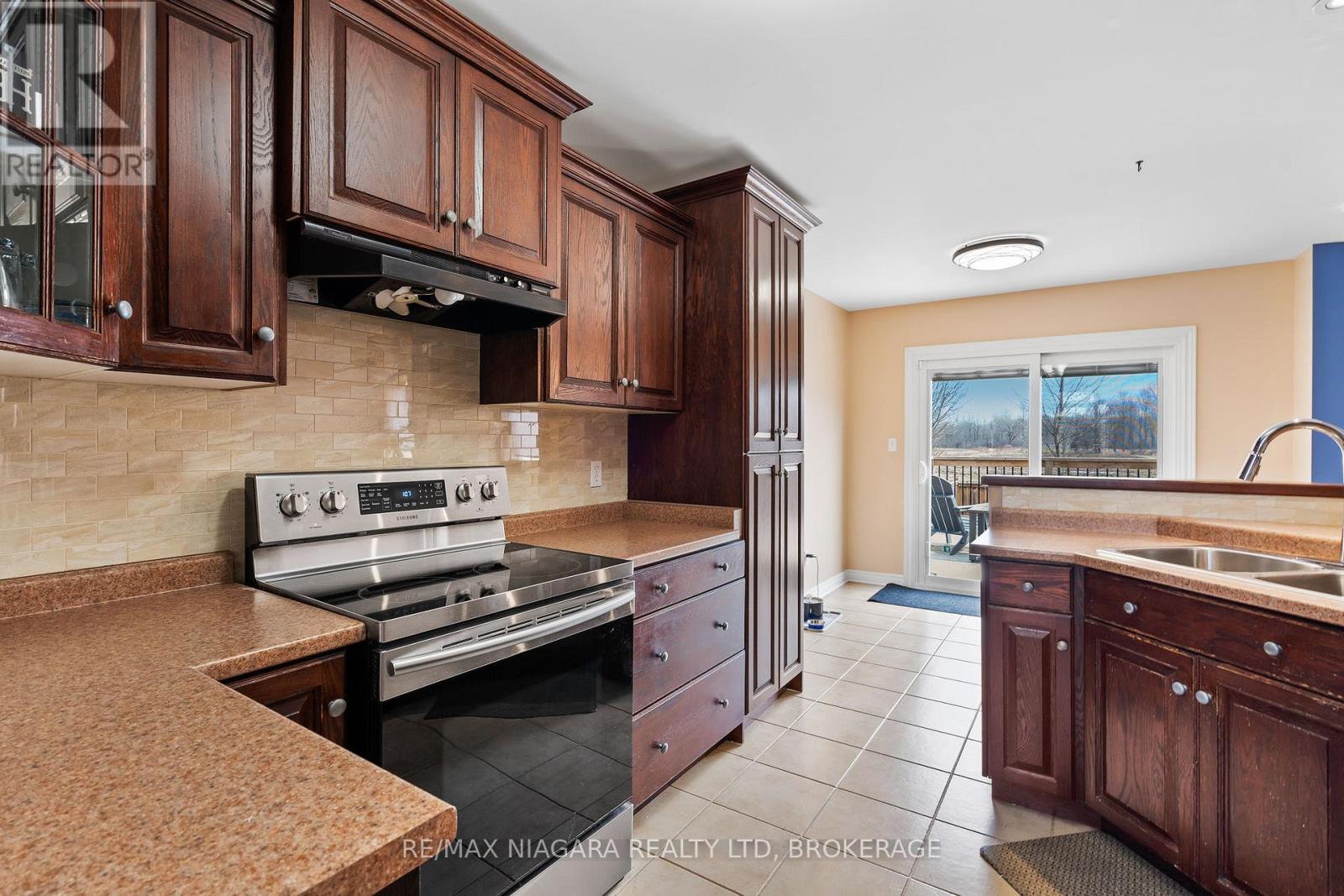 426 Barrington Court, Fort Erie, Ontario  L0S 1N0 - Photo 17 - X12240019