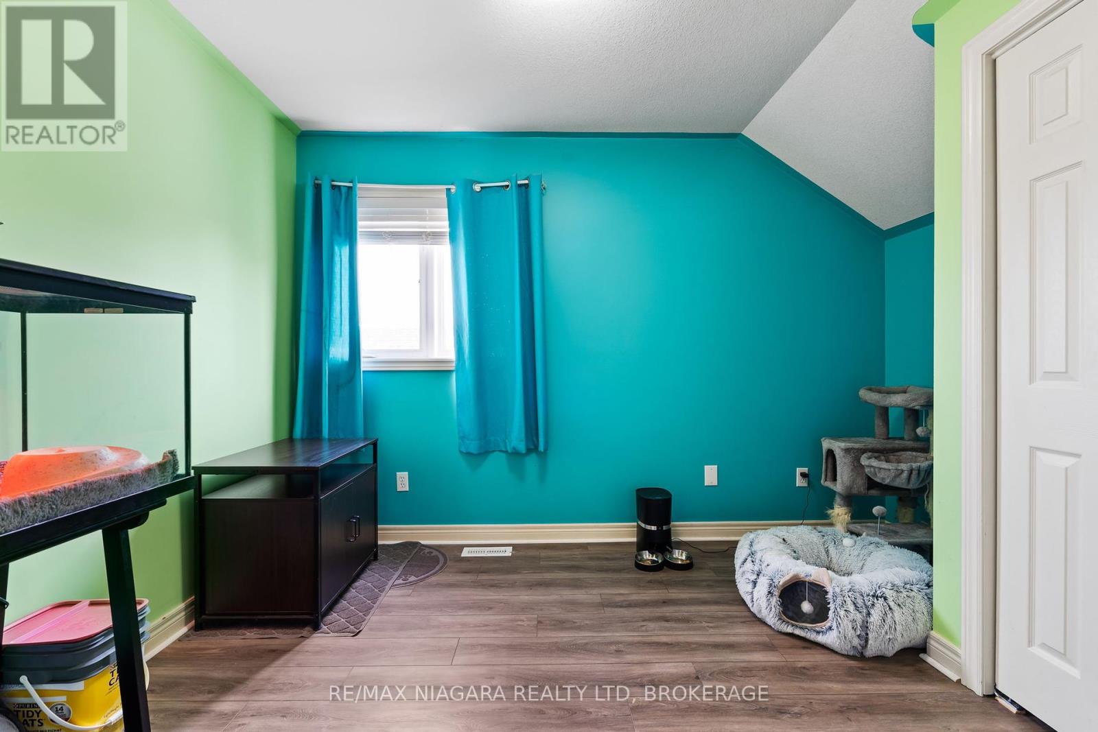 426 Barrington Court, Fort Erie, Ontario  L0S 1N0 - Photo 25 - X12240019