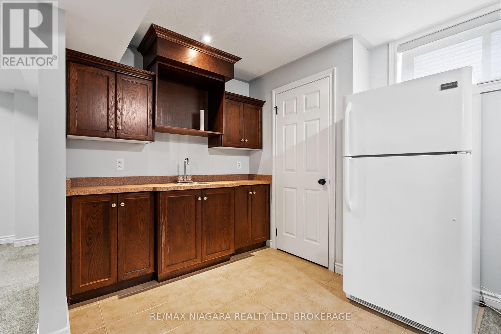 426 Barrington Court, Fort Erie, Ontario  L0S 1N0 - Photo 34 - X12240019