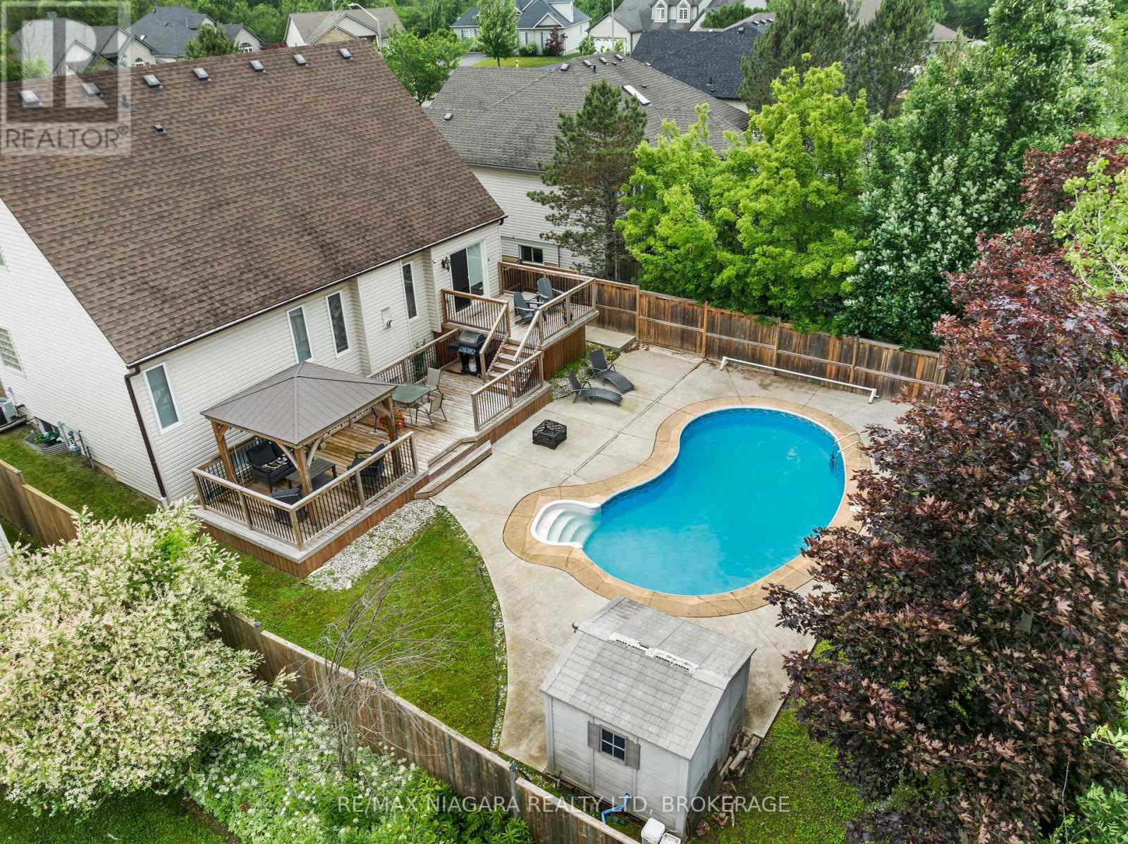 426 Barrington Court, Fort Erie, Ontario  L0S 1N0 - Photo 8 - X12240019