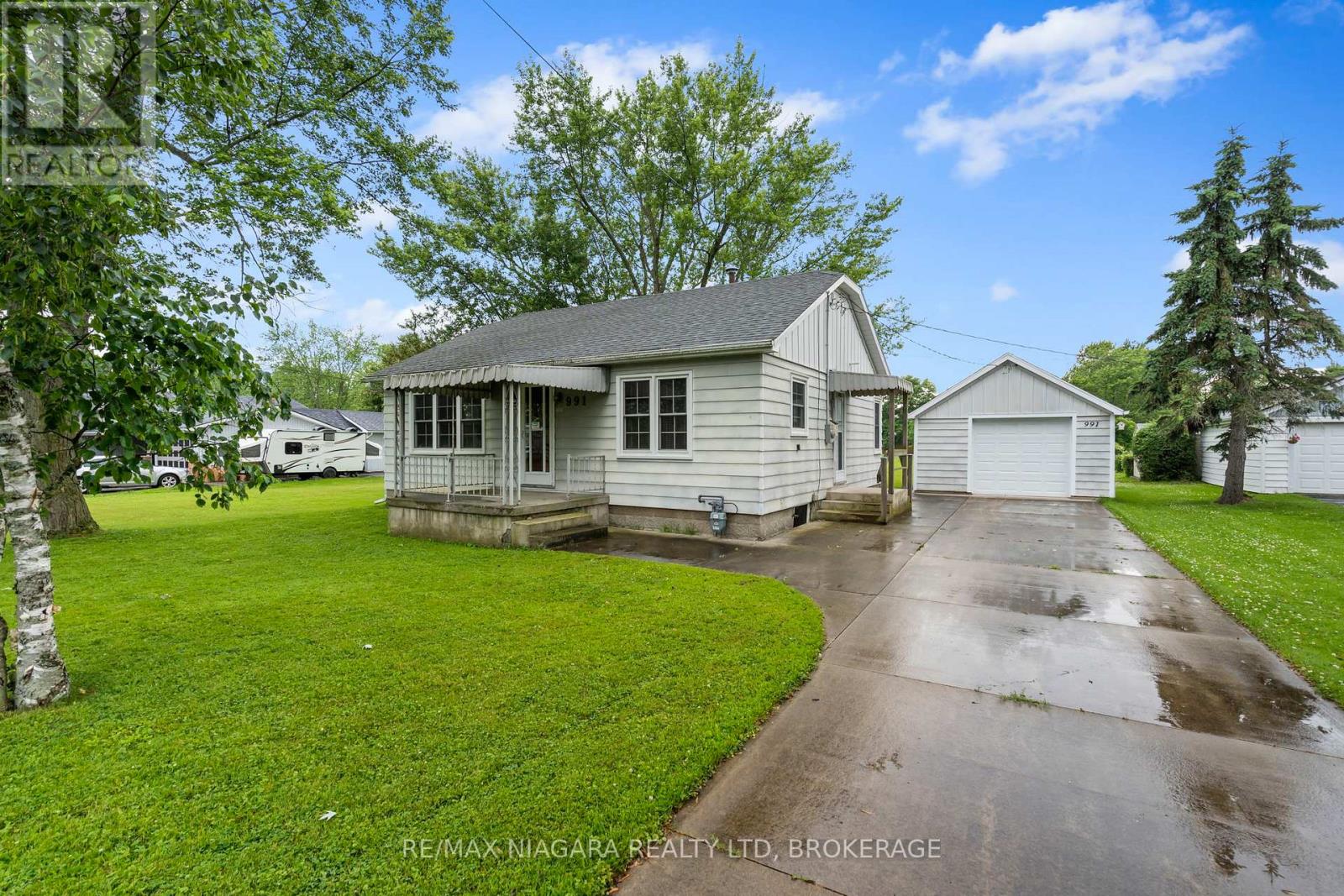Property at 991 CRESCENT ROAD image 1
