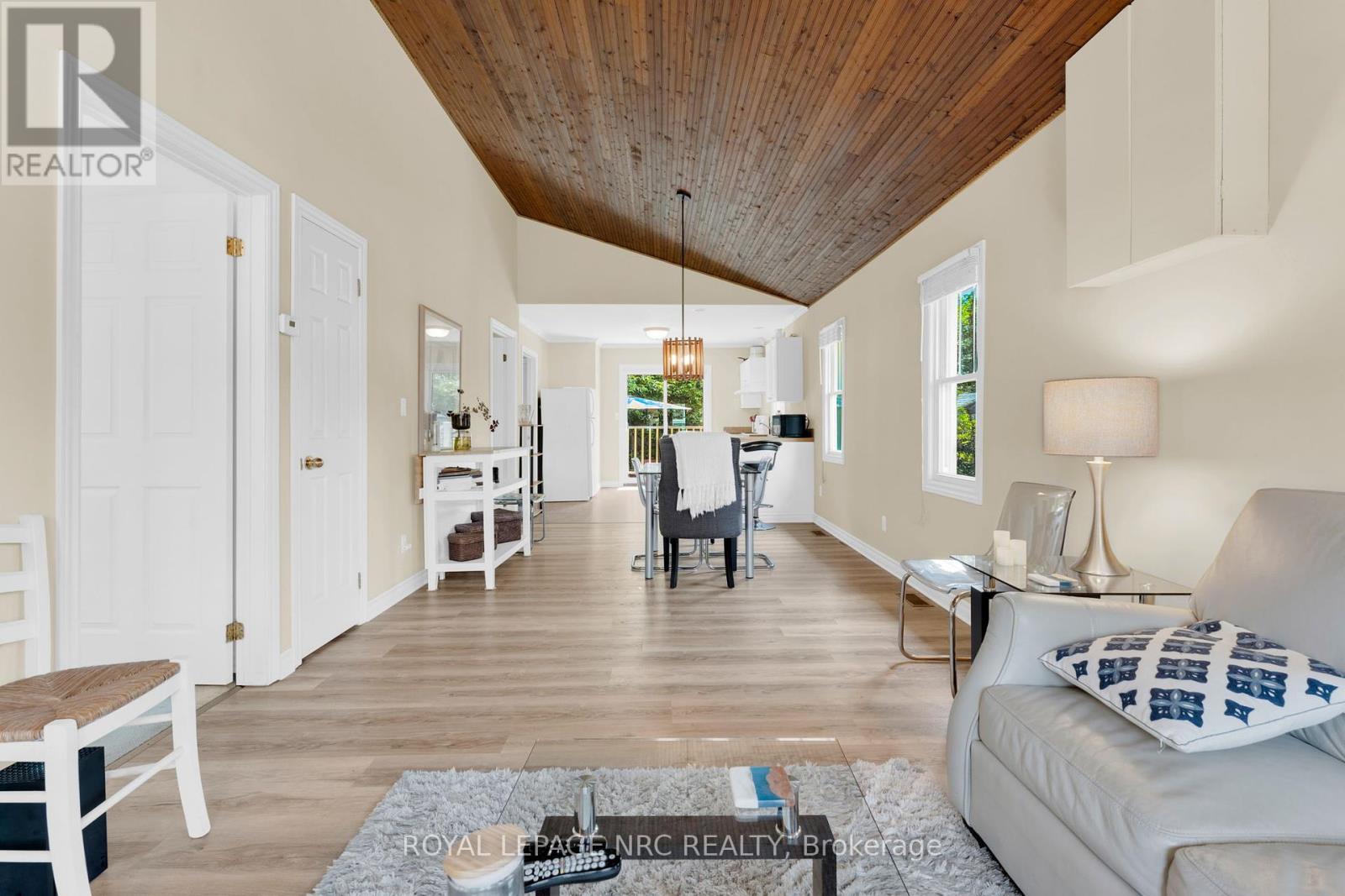 Property at 3829 BRUNSWICK AVENUE image 4