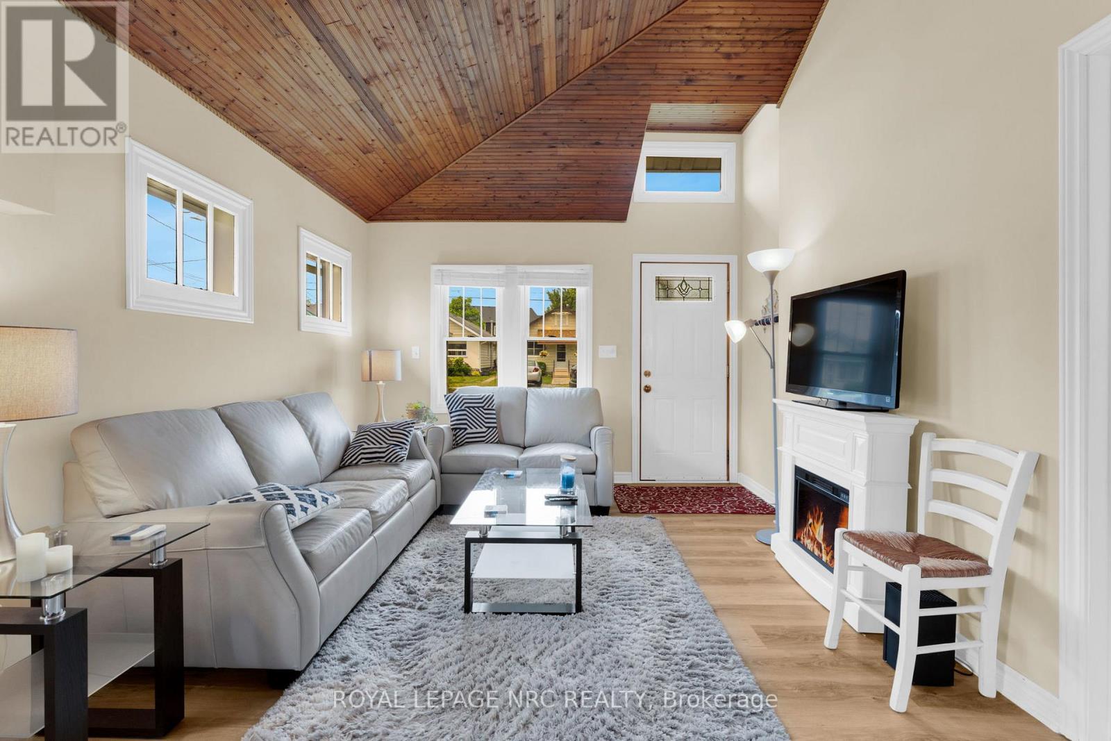Property at 3829 BRUNSWICK AVENUE image 5
