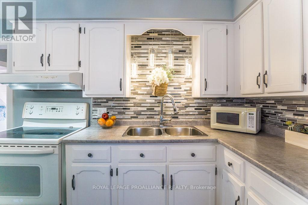 84 Murray Street, Brockville, Ontario  K6V 2X1 - Photo 17 - X12239810