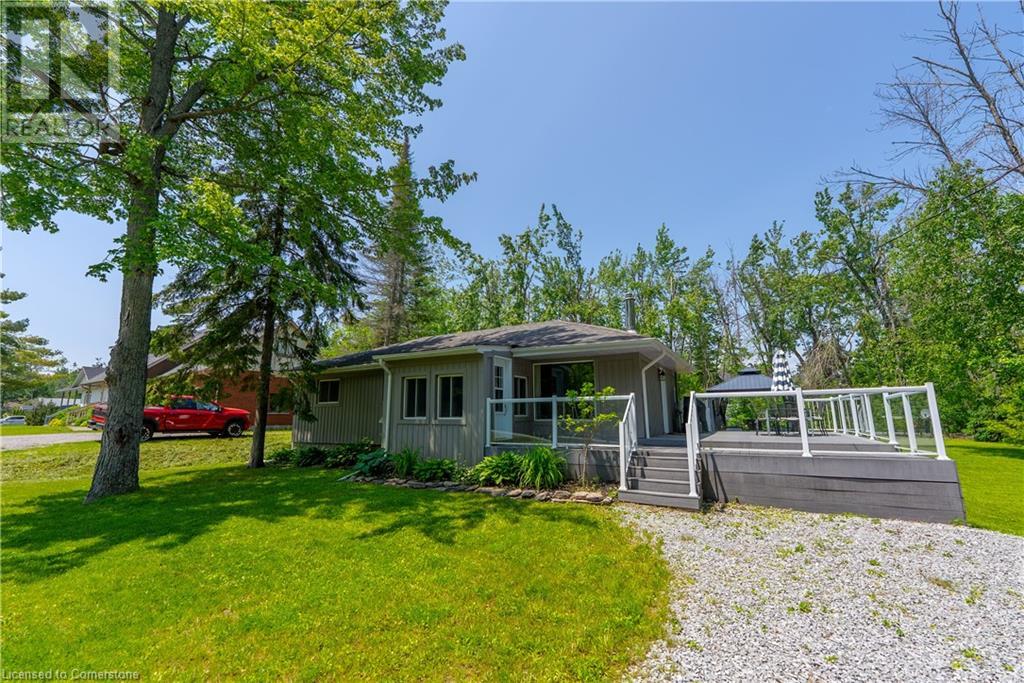 Property at 25 BAYVIEW ESTATE Road image 2