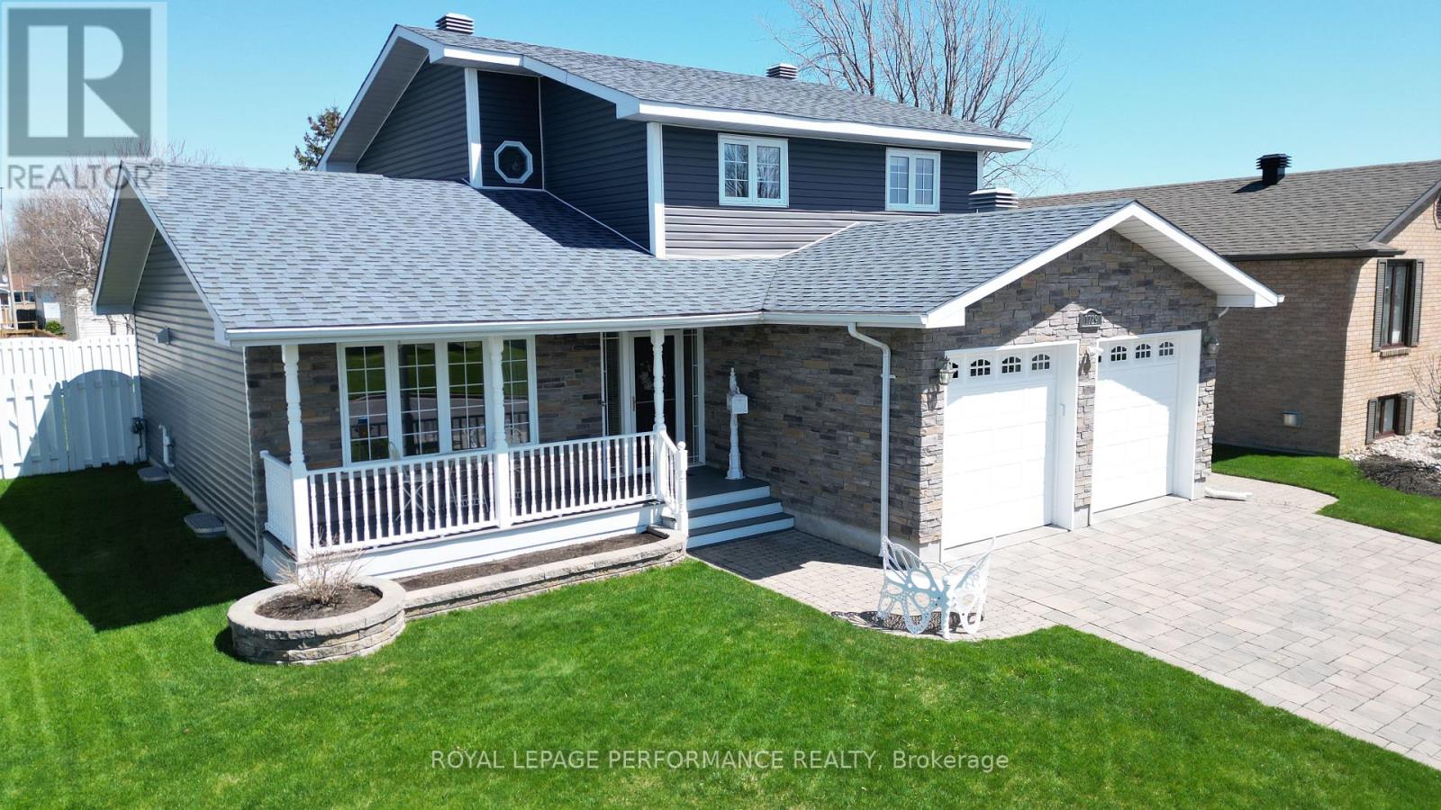 Property at 1729 MACINTYRE AVENUE image 3