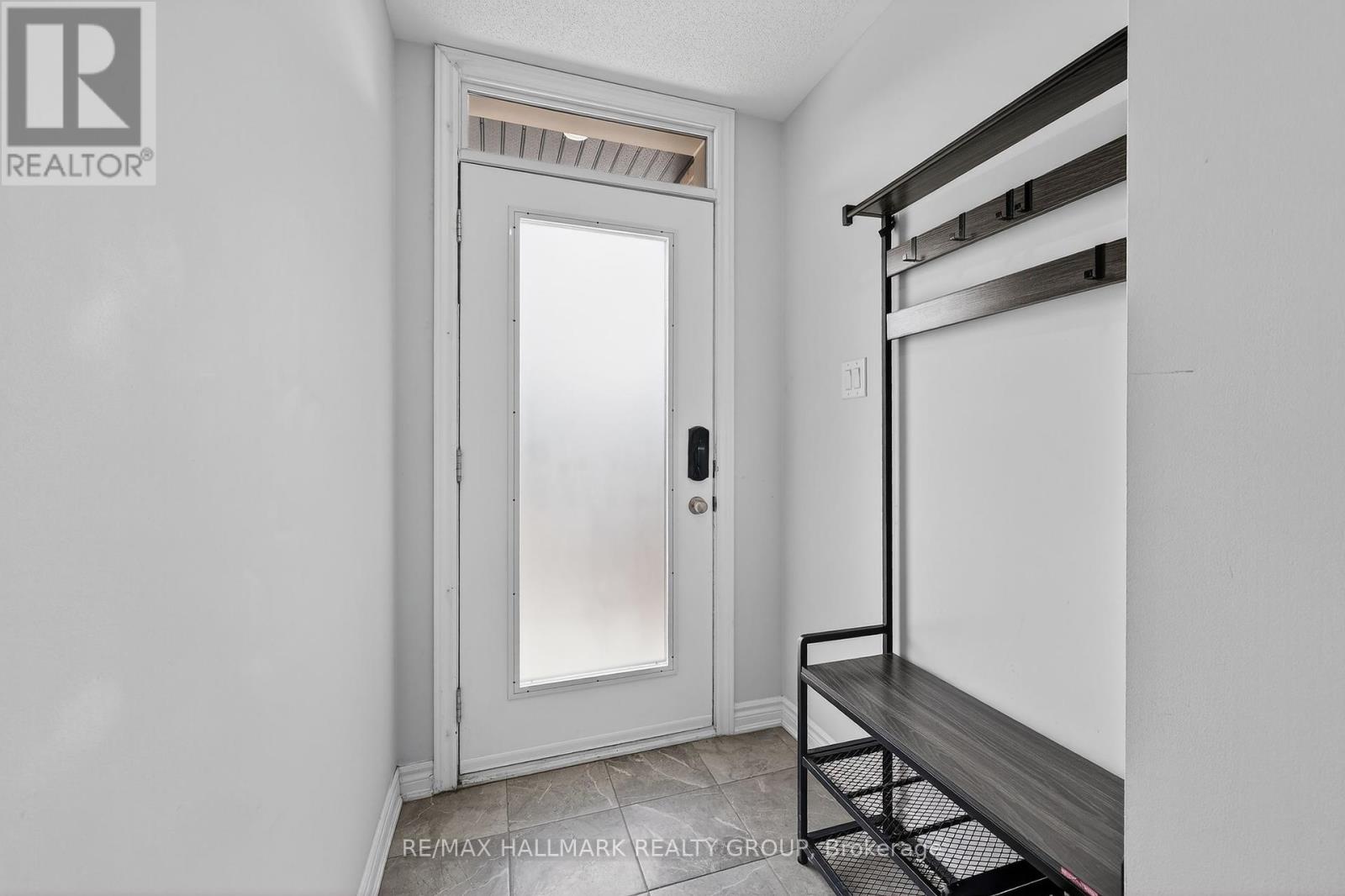 Property at 551 TAKAMOSE PRIVATE image 4