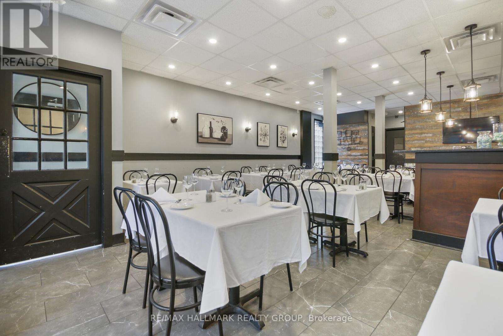 641 Somerset Street W, Ottawa, Ontario  K1R 5K3 - Photo 8 - X12240058