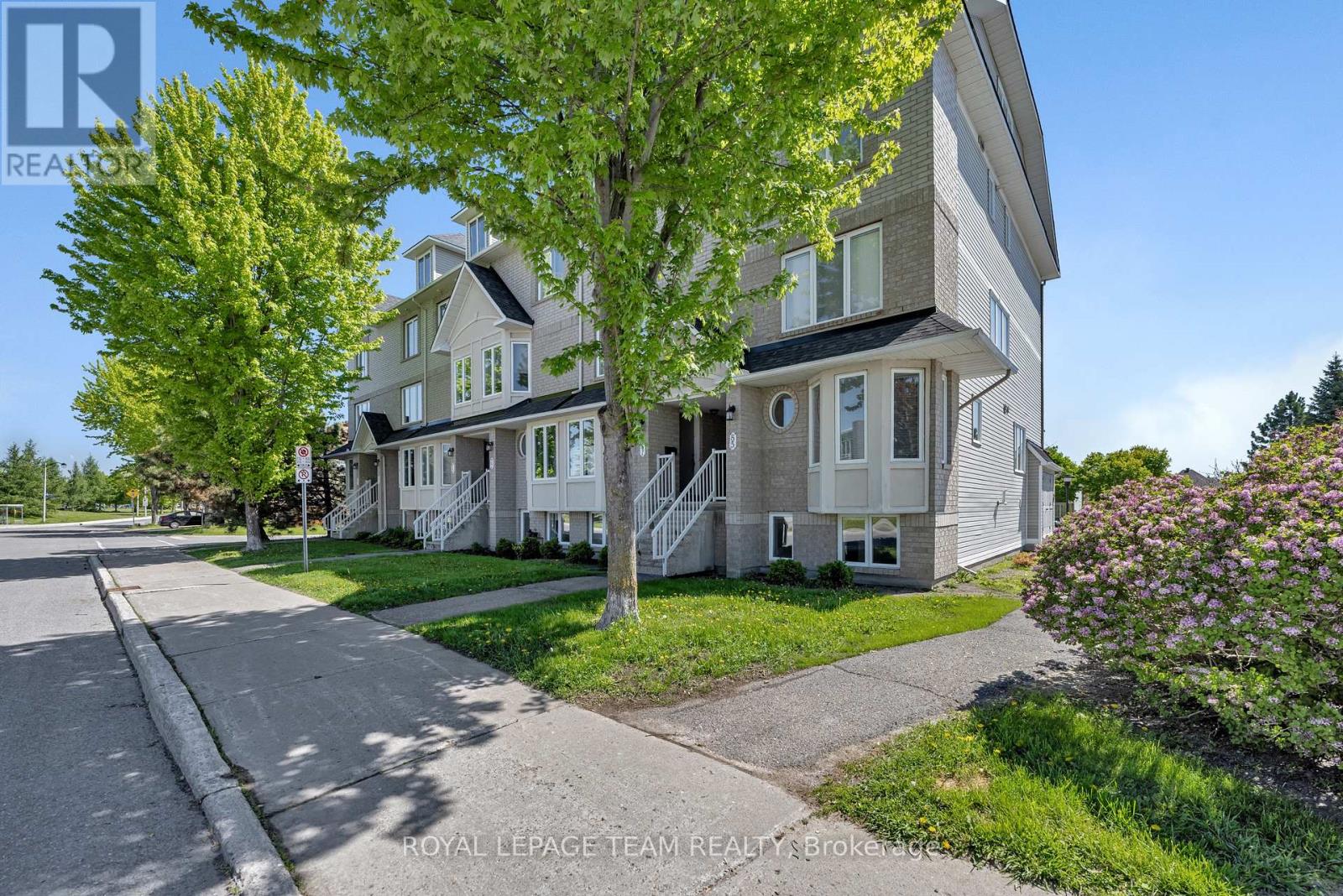 Property at 6 - 85 CRESTHAVEN DRIVE image 1