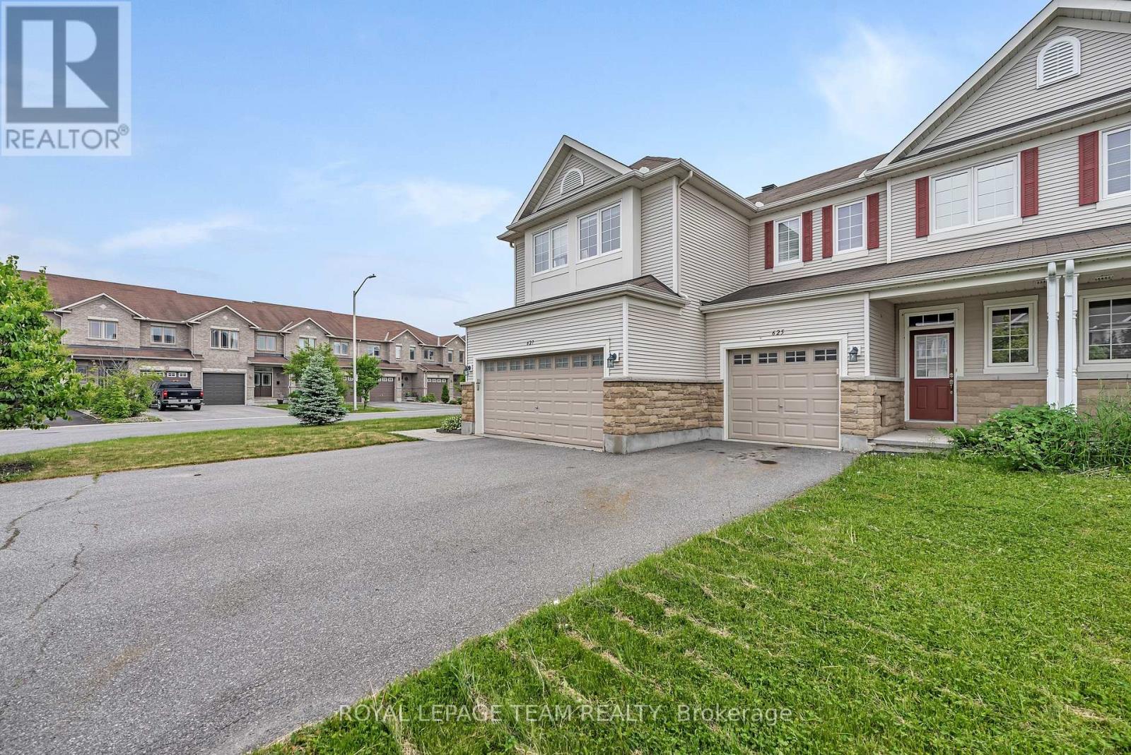 Property at 625 PEPPERVILLE CRESCENT image 2