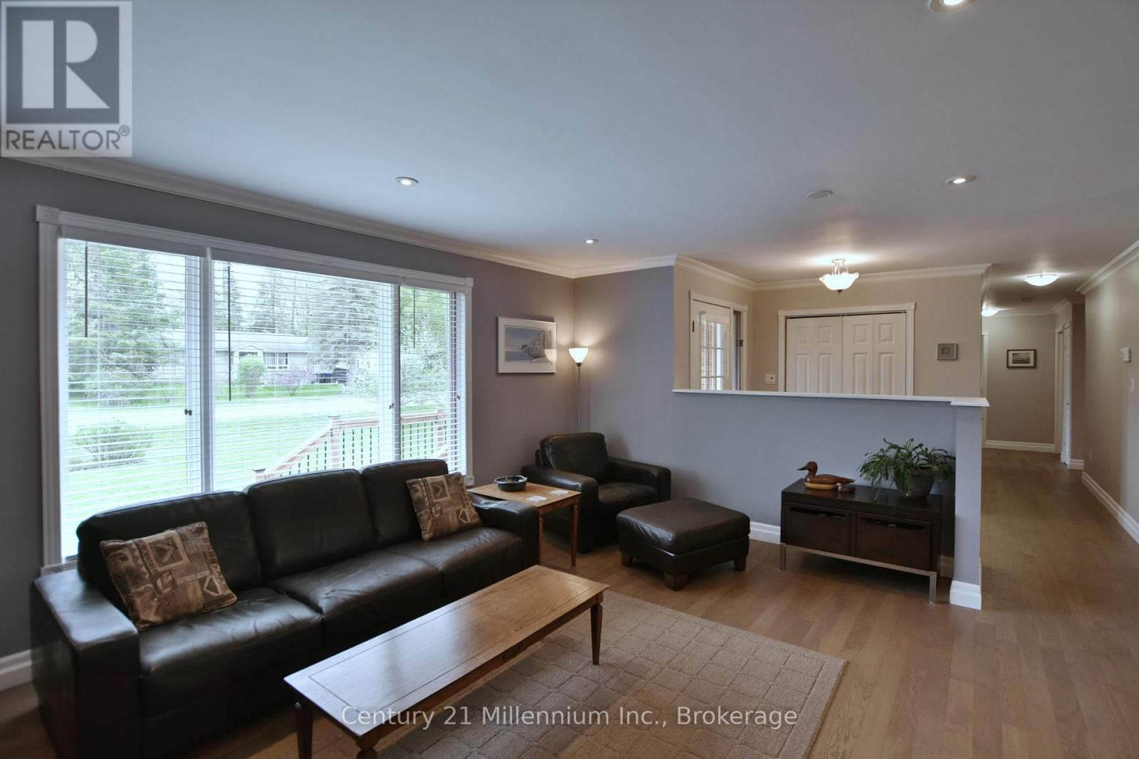 48 Indianola Crescent, Wasaga Beach, Ontario  L9Z 2W3 - Photo 14 - S12239889