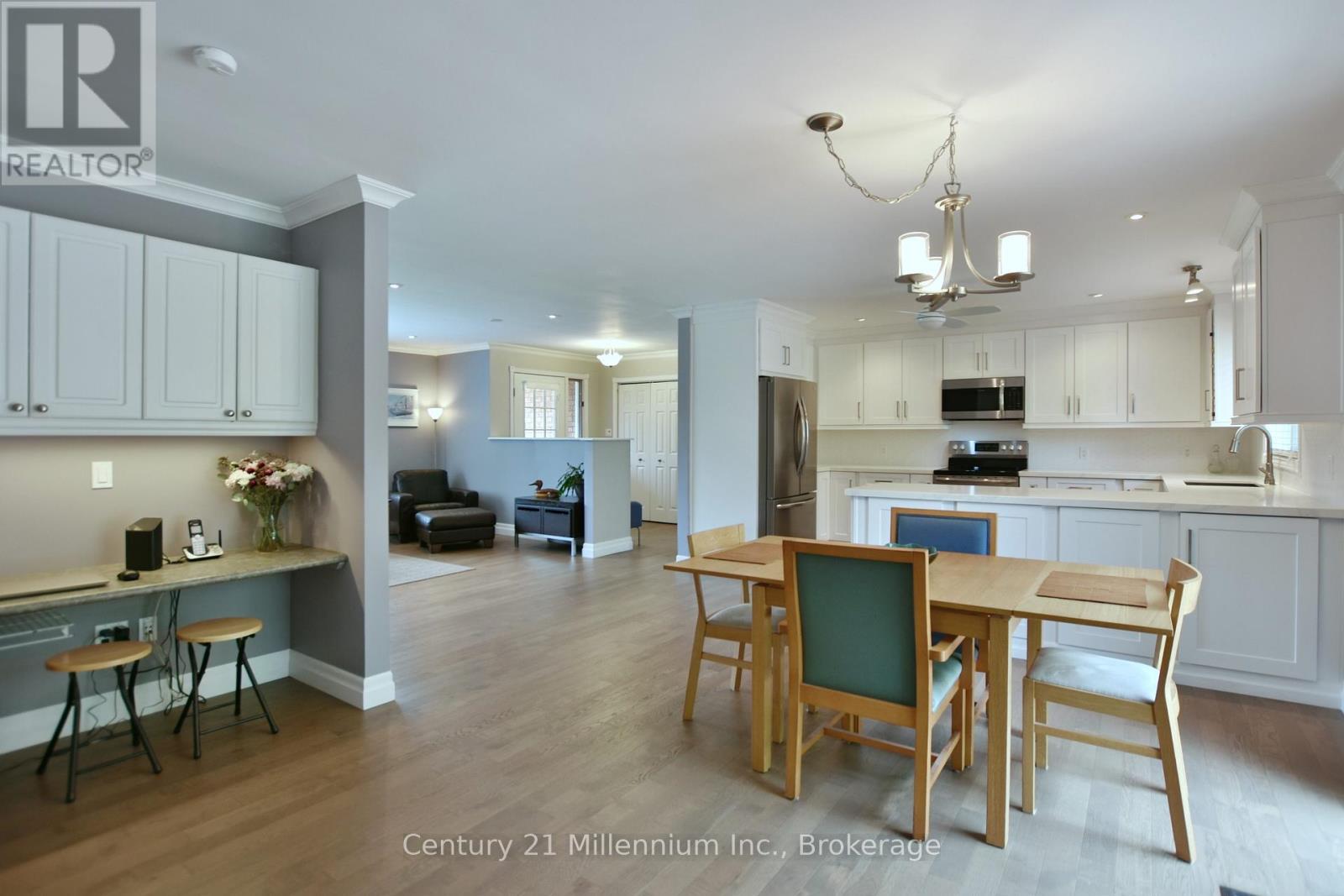 48 Indianola Crescent, Wasaga Beach, Ontario  L9Z 2W3 - Photo 17 - S12239889