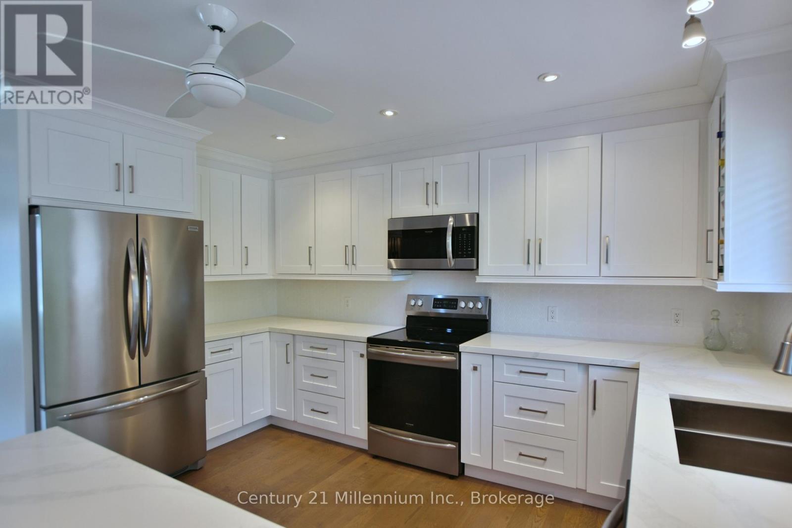 48 Indianola Crescent, Wasaga Beach, Ontario  L9Z 2W3 - Photo 21 - S12239889
