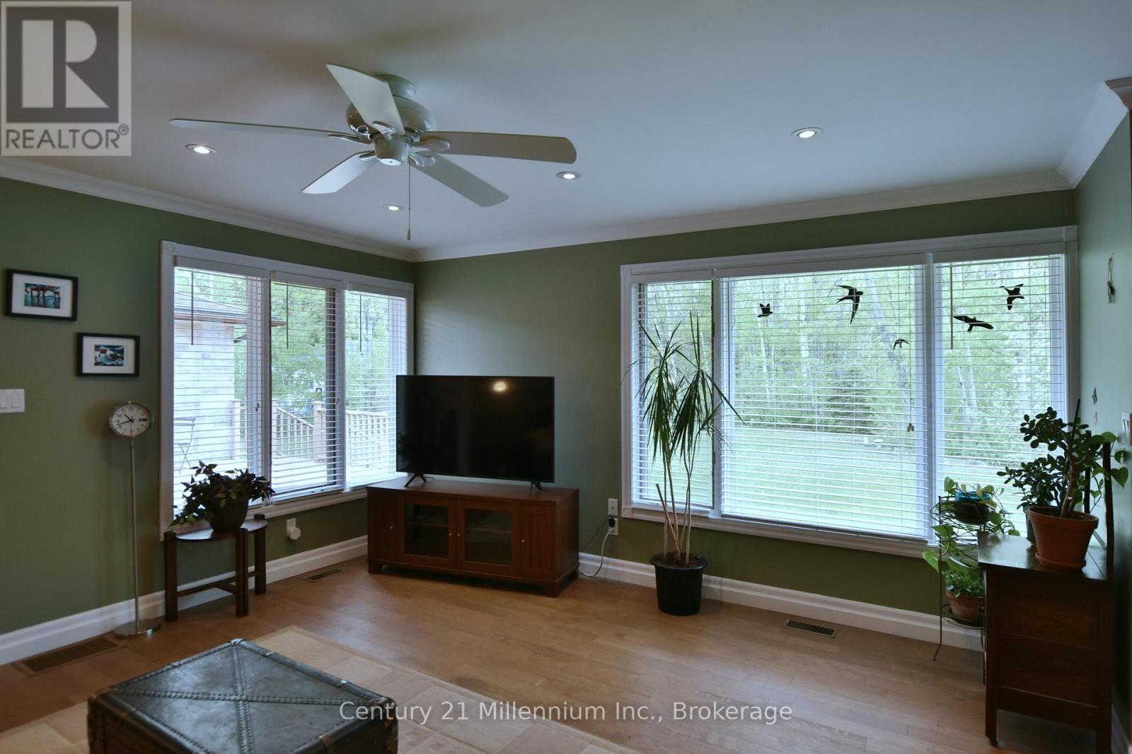 48 Indianola Crescent, Wasaga Beach, Ontario  L9Z 2W3 - Photo 24 - S12239889