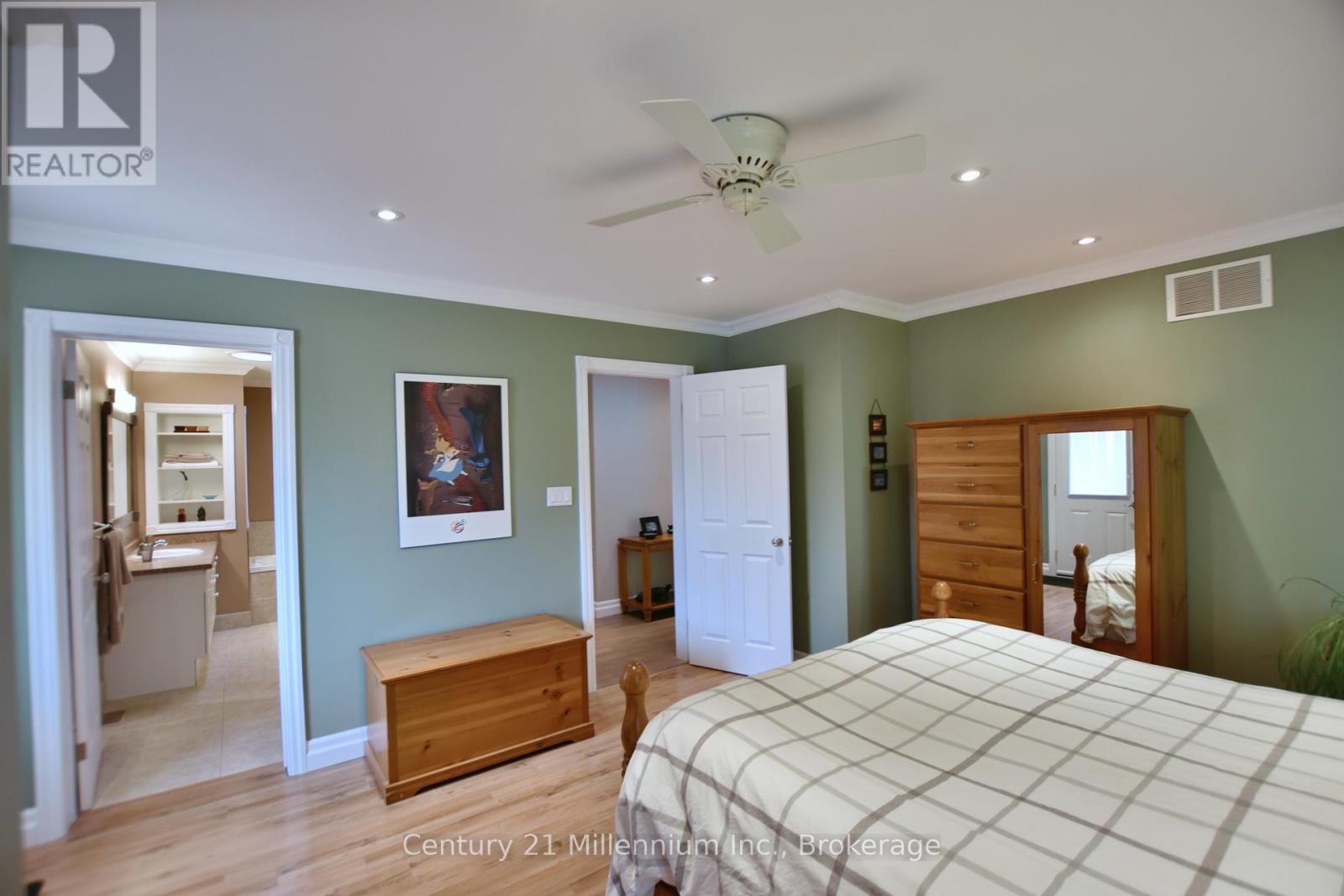 48 Indianola Crescent, Wasaga Beach, Ontario  L9Z 2W3 - Photo 30 - S12239889