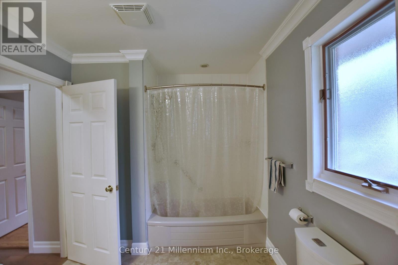 48 Indianola Crescent, Wasaga Beach, Ontario  L9Z 2W3 - Photo 38 - S12239889