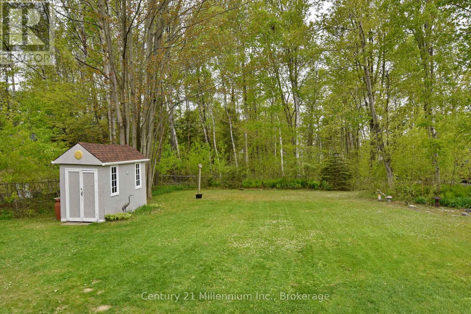 48 Indianola Crescent, Wasaga Beach, Ontario  L9Z 2W3 - Photo 7 - S12239889