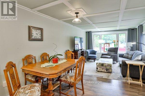 17 Montgreenan Drive, Oro-Medonte, Ontario  L3V 0P9 - Photo 8 - S12239983