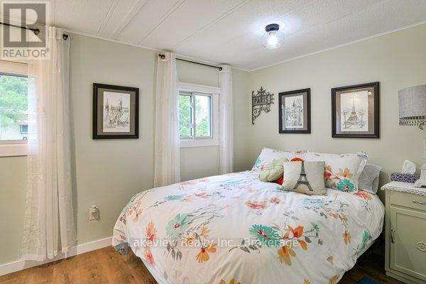 17 Montgreenan Drive, Oro-Medonte, Ontario  L3V 0P9 - Photo 9 - S12239983