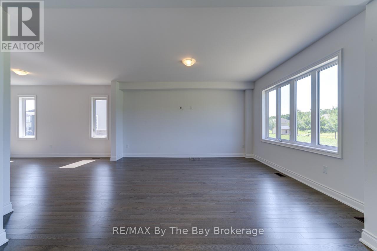 16 Misty Ridge Road, Wasaga Beach, Ontario  L9Z 0R8 - Photo 12 - S12240331