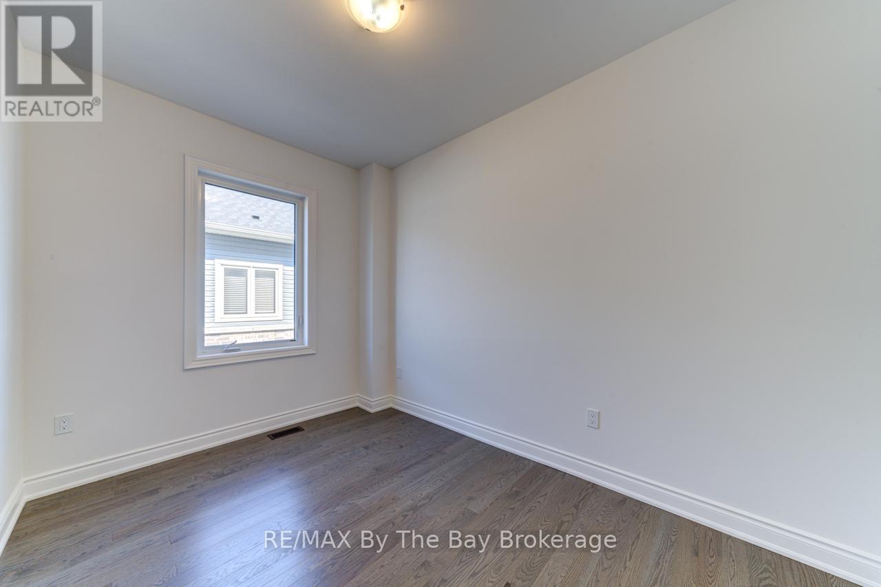 16 Misty Ridge Road, Wasaga Beach, Ontario  L9Z 0R8 - Photo 20 - S12240331