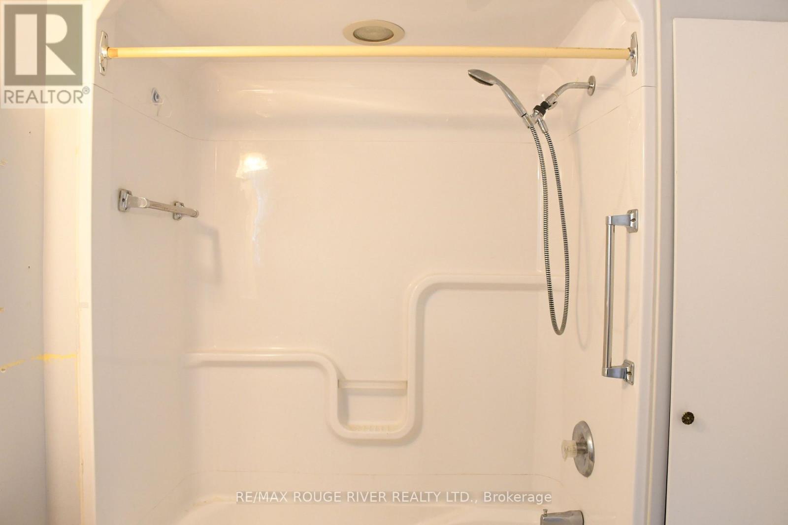 604 Kent Street, Whitby, Ontario  L1N 4Y9 - Photo 23 - E12239448