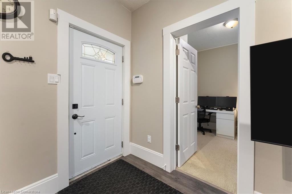 Property at 24 ROSE Avenue image 5